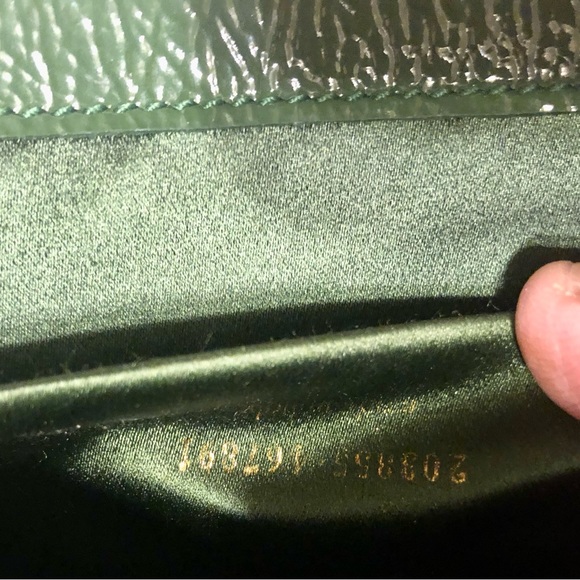 ๐ด๐คฉ*WT* YVES SAINT LAURENT BELLE DE JOUR EMERALD GREEN PATENT CLUTCH!๐ - Picture 6 of 15